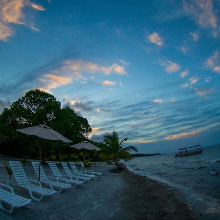 Amatique Bay Hotel Puerto Barrios Luaran gambar