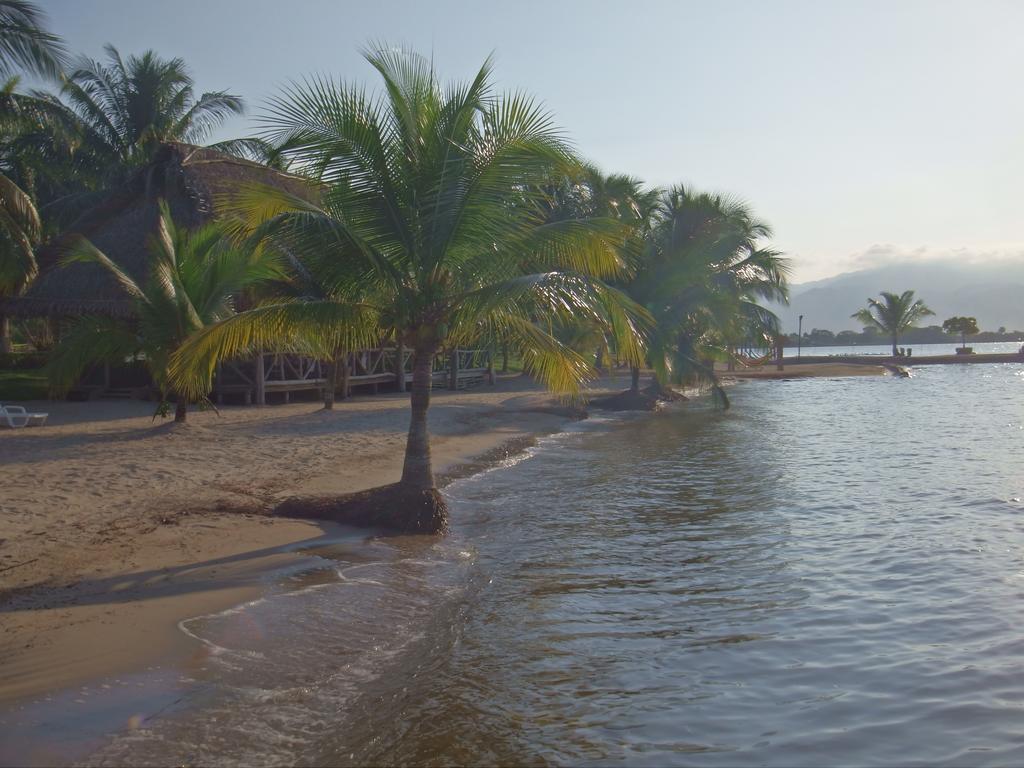 Amatique Bay Hotel Puerto Barrios Luaran gambar