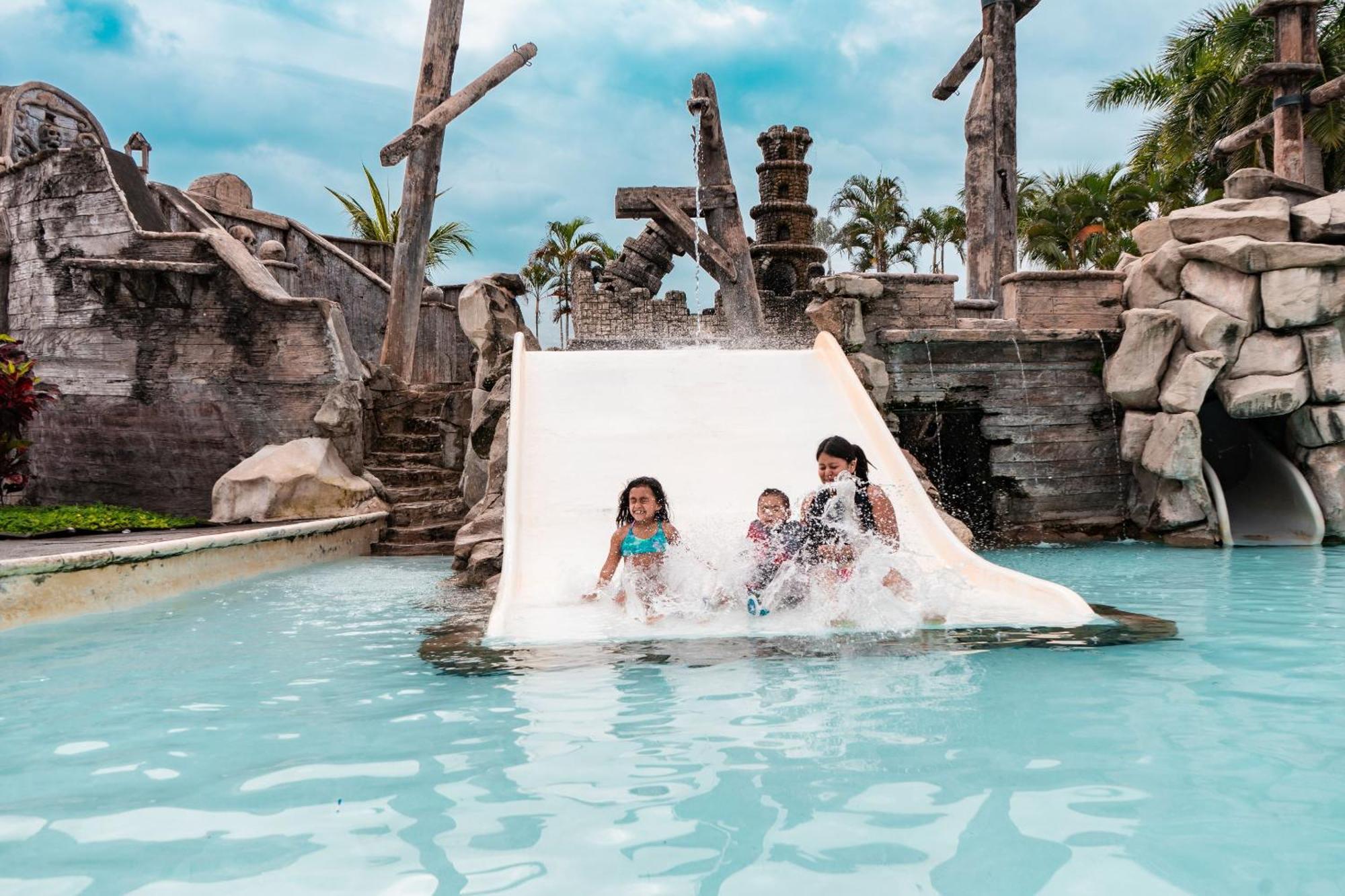 Amatique Bay Hotel Puerto Barrios Luaran gambar