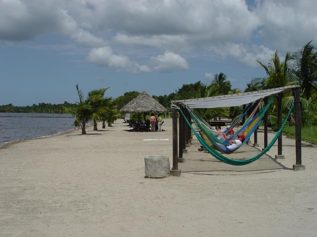 Amatique Bay Hotel Puerto Barrios Luaran gambar