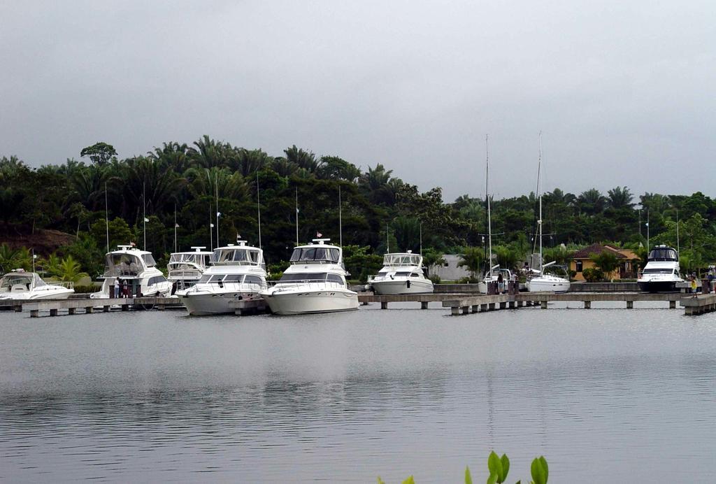 Amatique Bay Hotel Puerto Barrios Luaran gambar